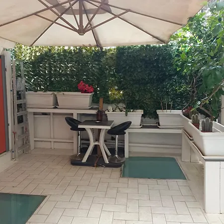 Vecchia Dante Apartment *