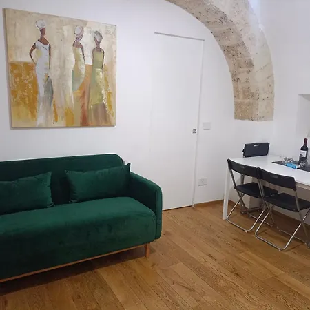 Vecchia Dante Apartment Bari
